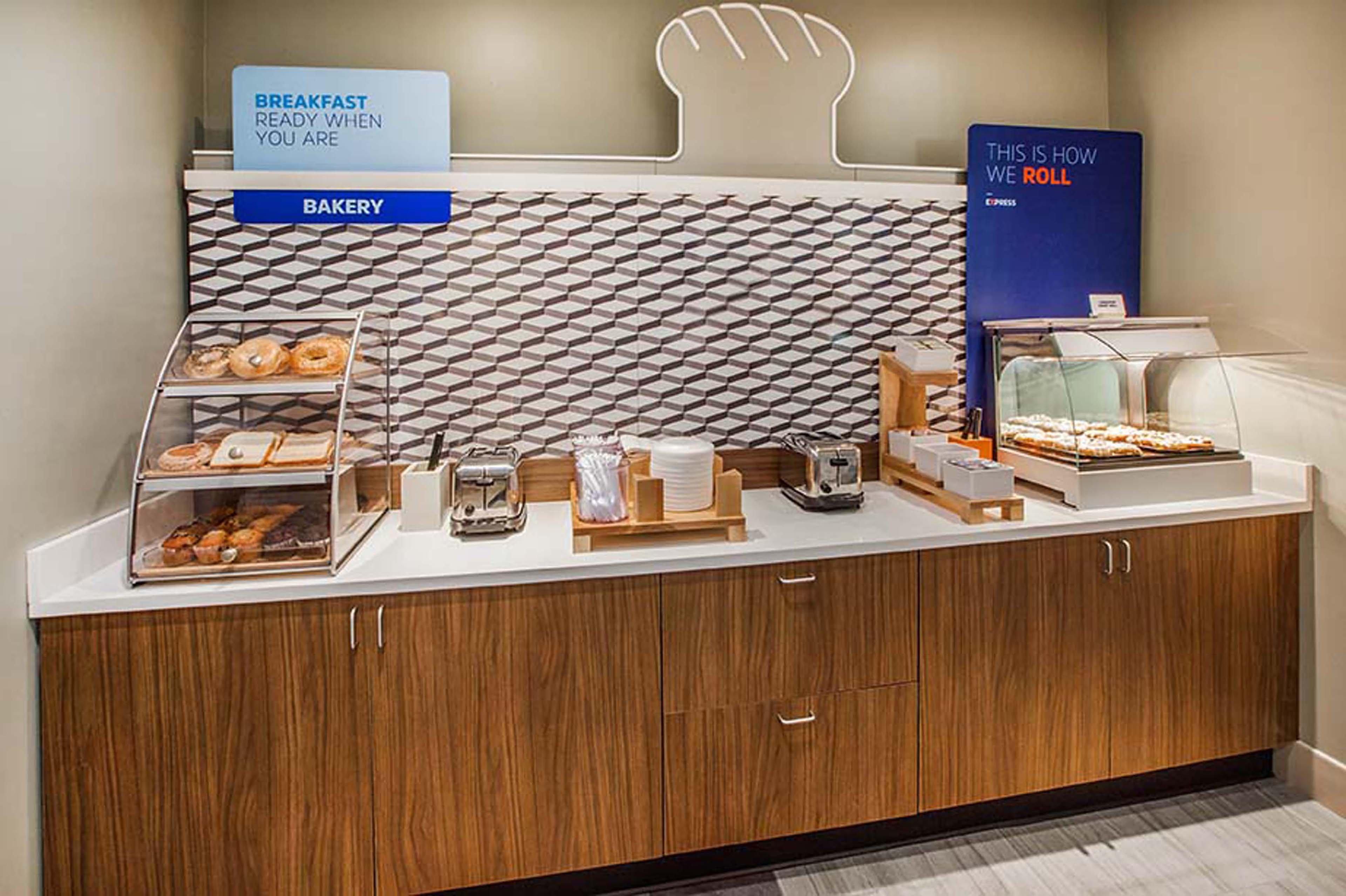 Holiday Inn Express & Suites - Houston East - Beltway 8 By Ihg Cloverleaf Dış mekan fotoğraf