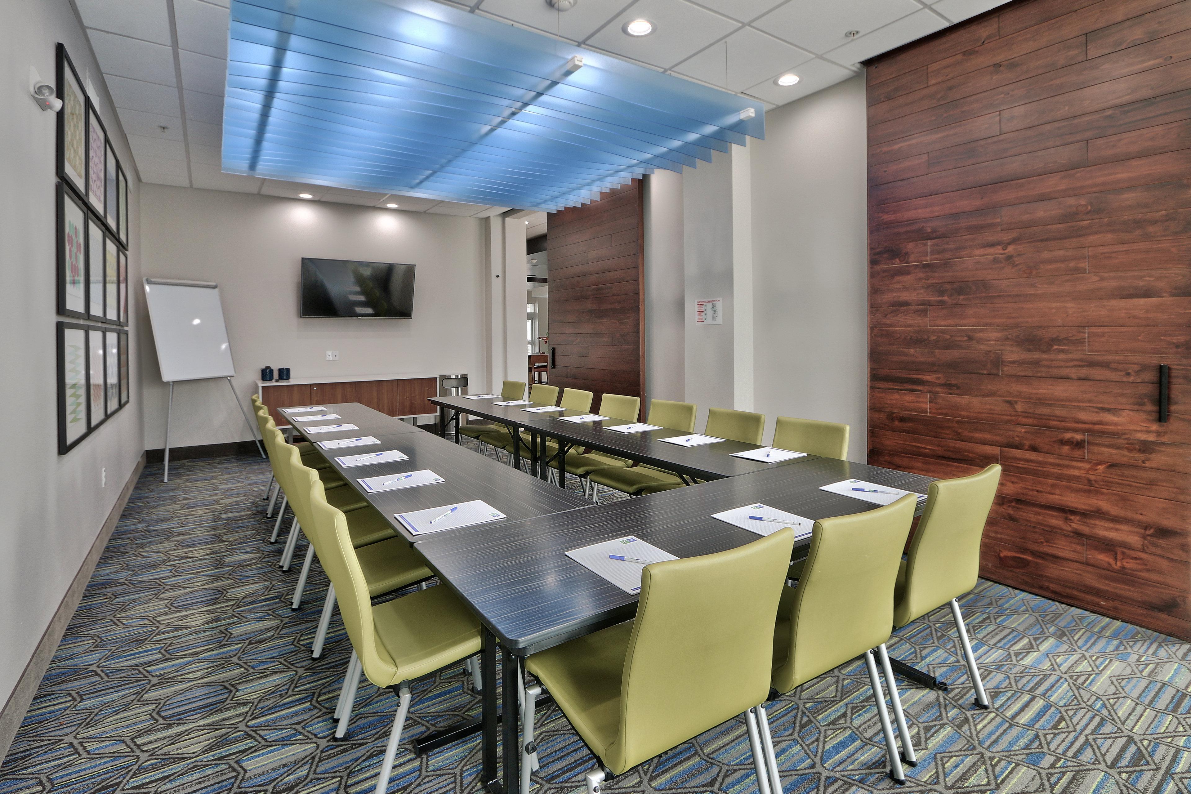 Holiday Inn Express & Suites - Houston East - Beltway 8 By Ihg Cloverleaf Dış mekan fotoğraf